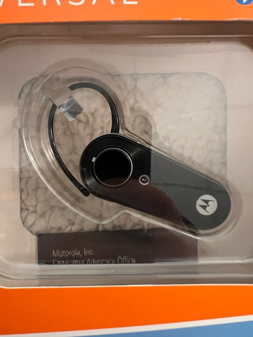 Motorola H371 Universal Wireless Bluetooth Headset in Black